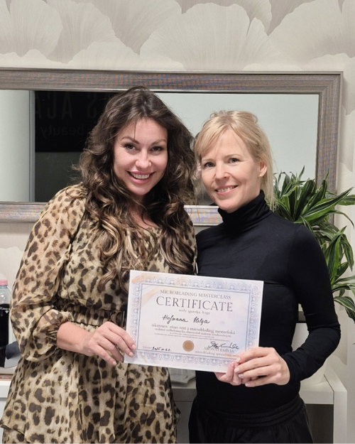 Abonyi eMília Microblading